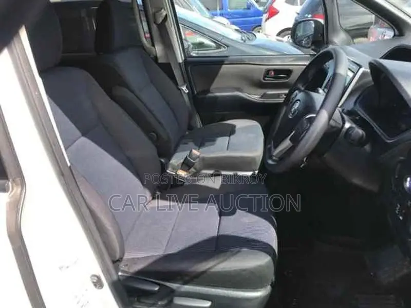 Toyota Noah Hybrid X READY 2020
