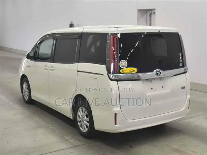 Toyota Noah Hybrid X READY 2020