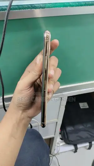 Apple iPhone 11 Pro Max . (Used)