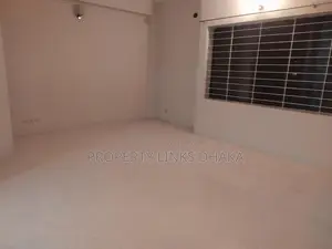 3 bedroom 4 washroom drawing dining kitchen parking