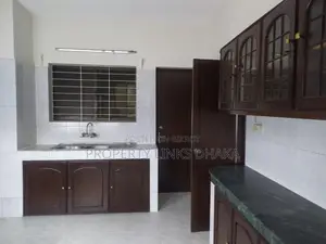 3 bedroom 4 washroom drawing dining kitchen parking