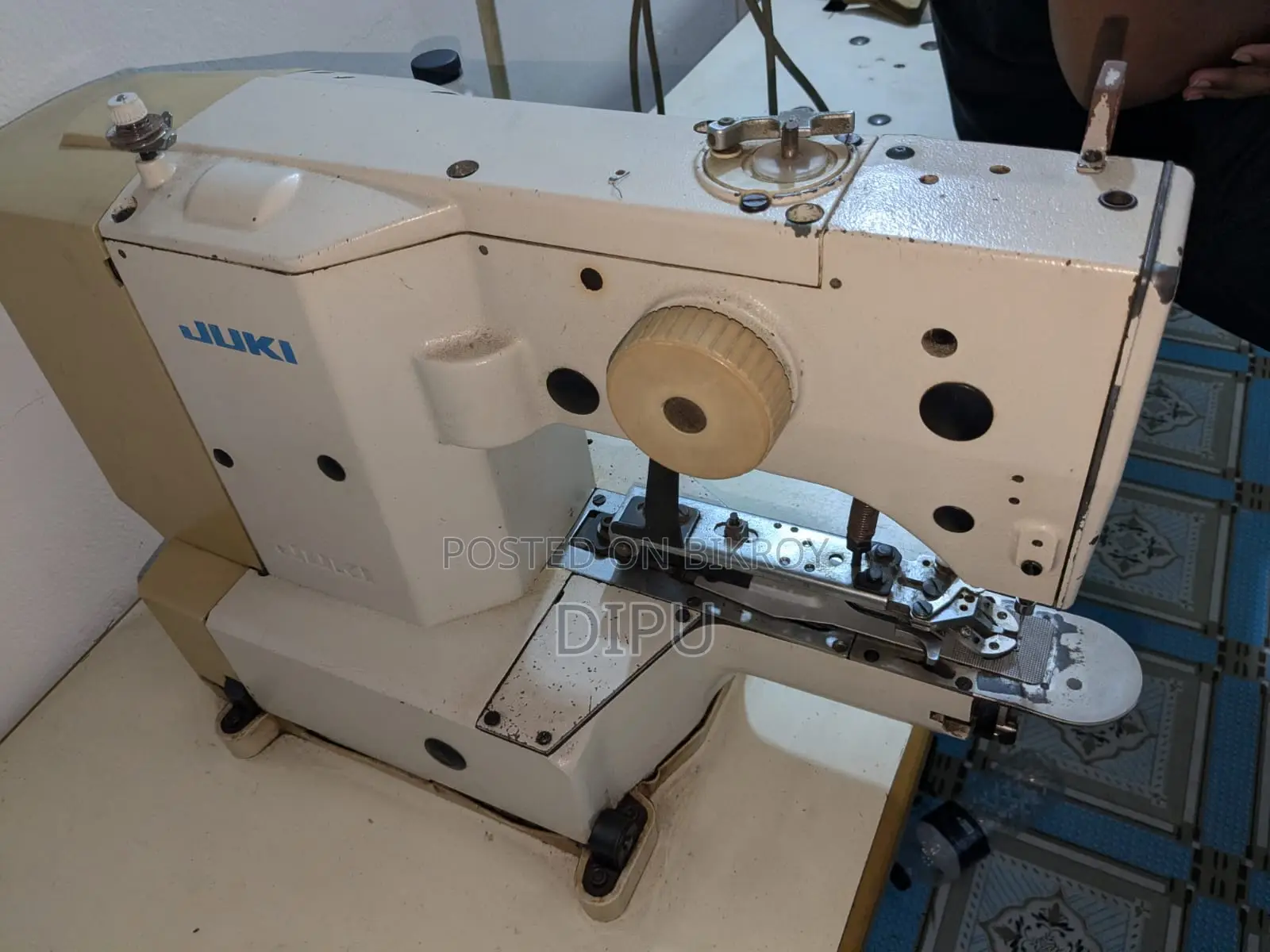 Juki Lock Stitch Button Sewing Machine for Sale