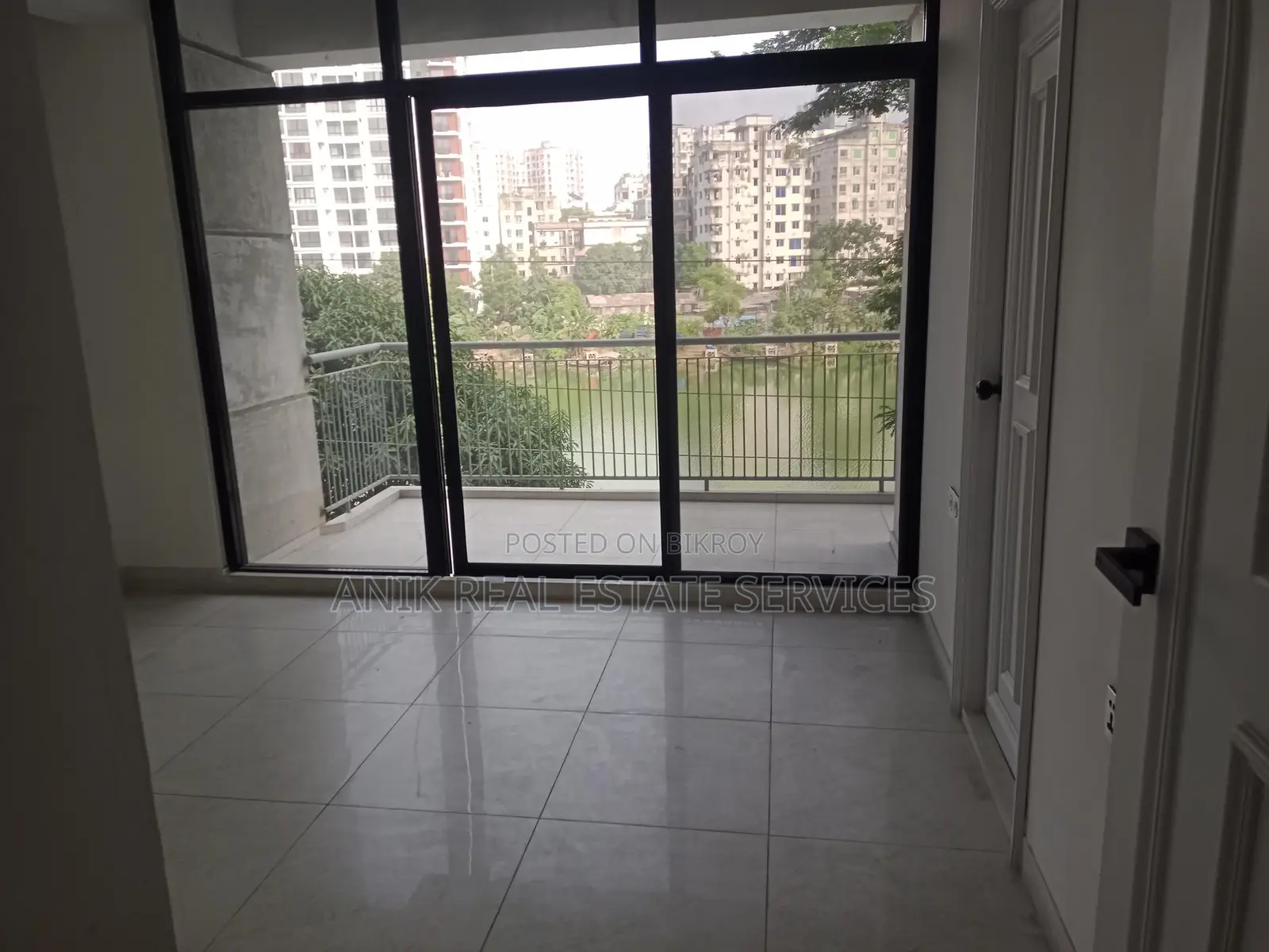 New Good Quality 6500 Sft Un Farnised Flat Rent At Gulshan 2