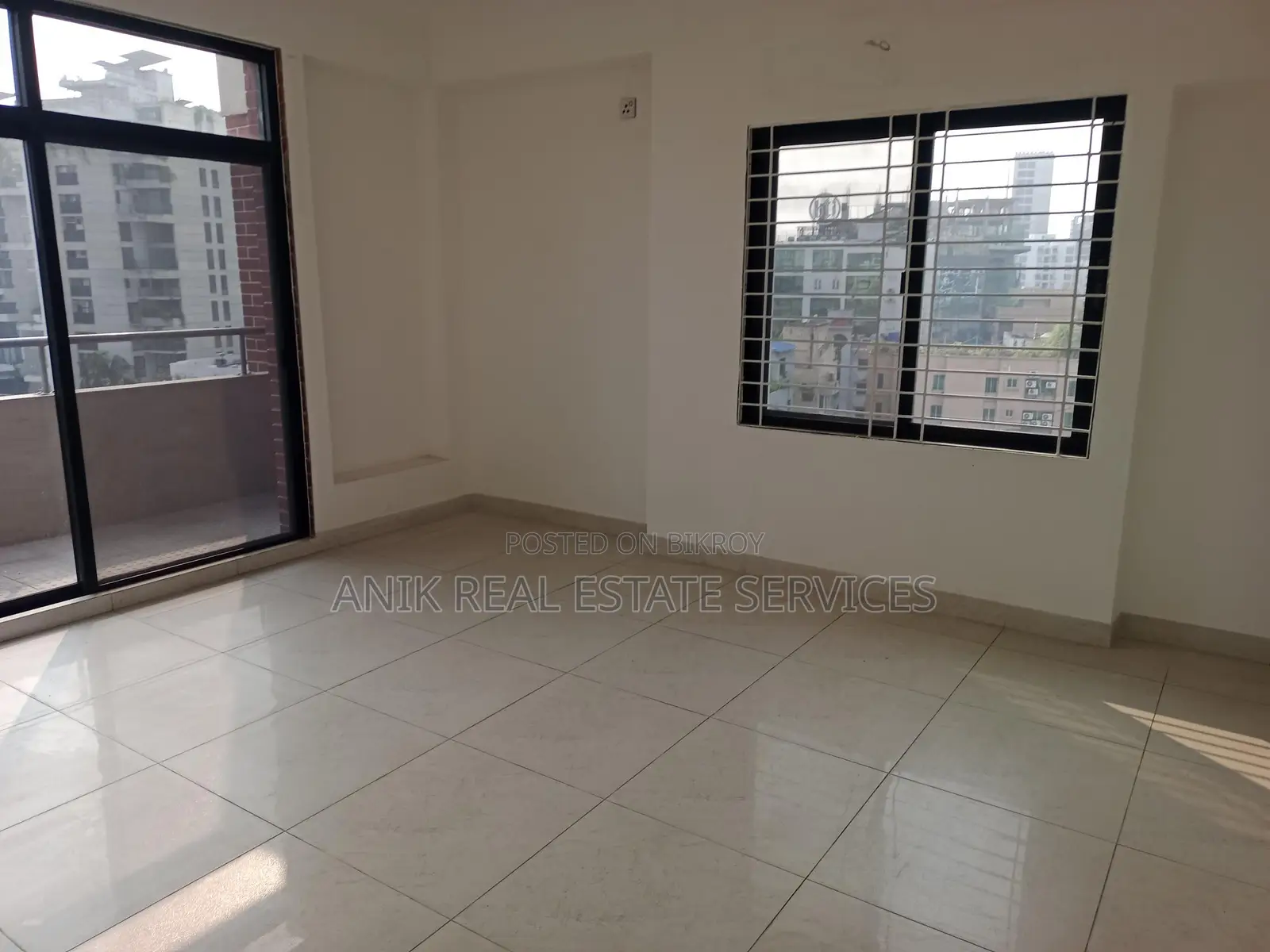 New Good Quality 6500 Sft Un Farnised Flat Rent At Gulshan 2