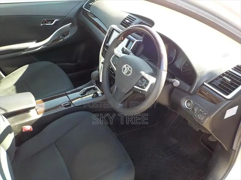 Toyota Premio F-Package 2021