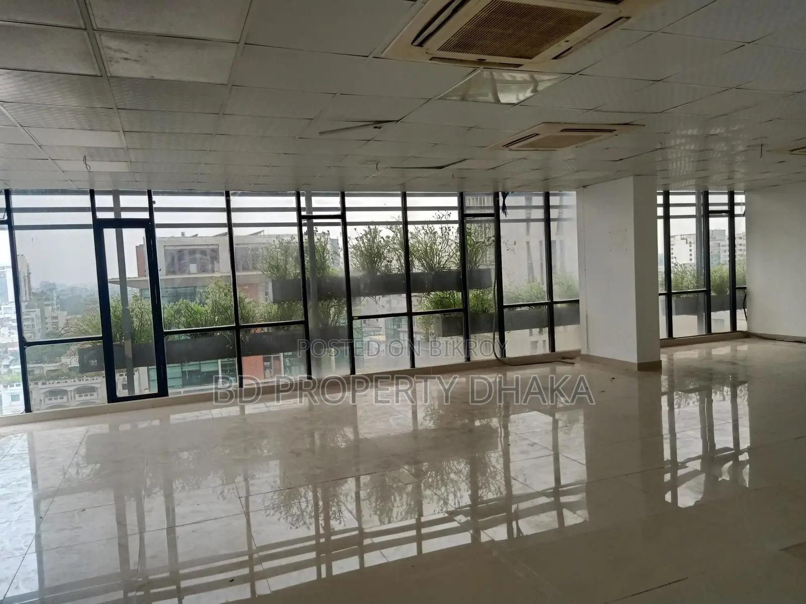 2250 Sqft Open Commercial Space in a New Building for Rent in Banani