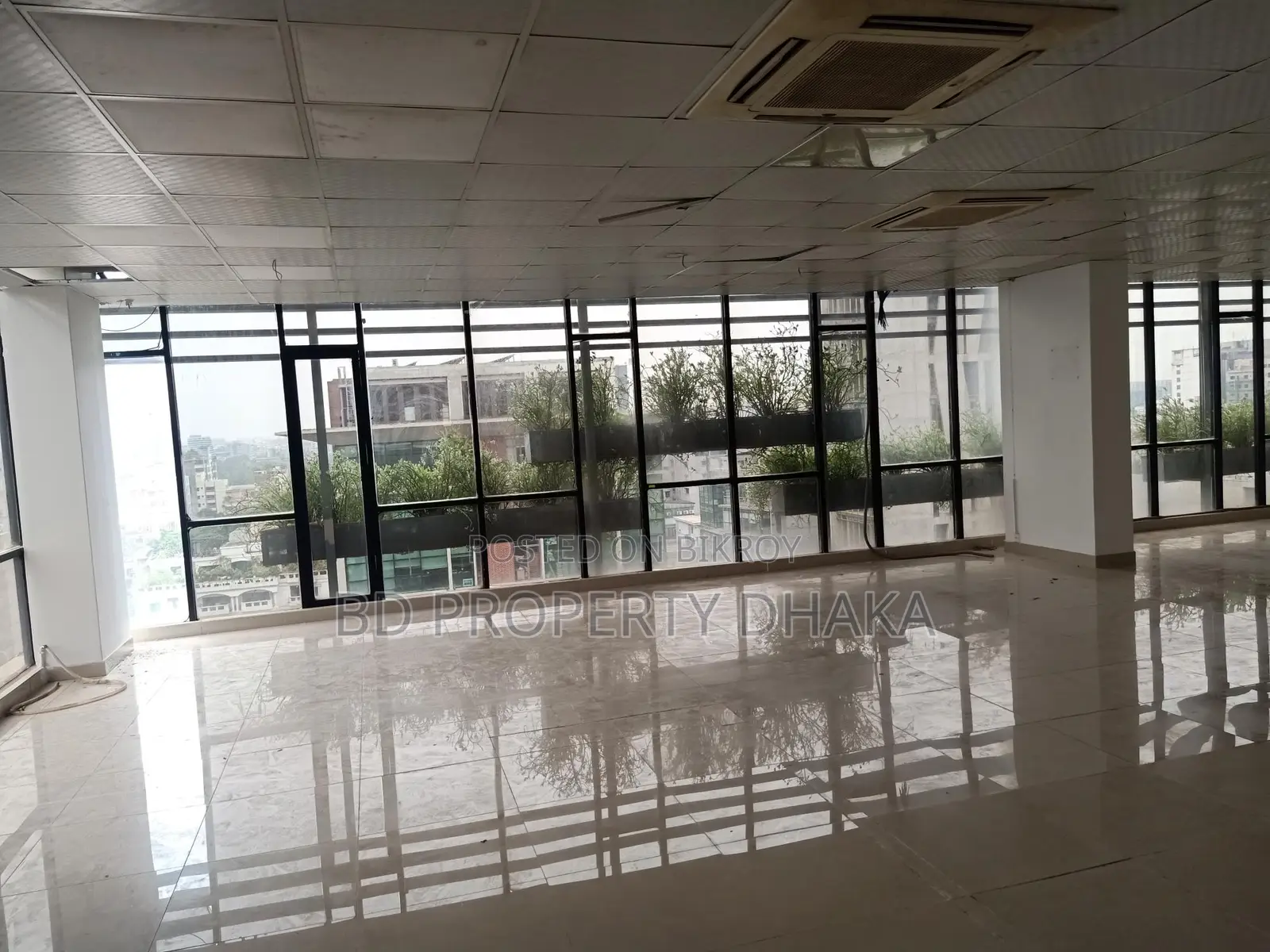2250 Sqft Open Commercial Space in a New Building for Rent in Banani