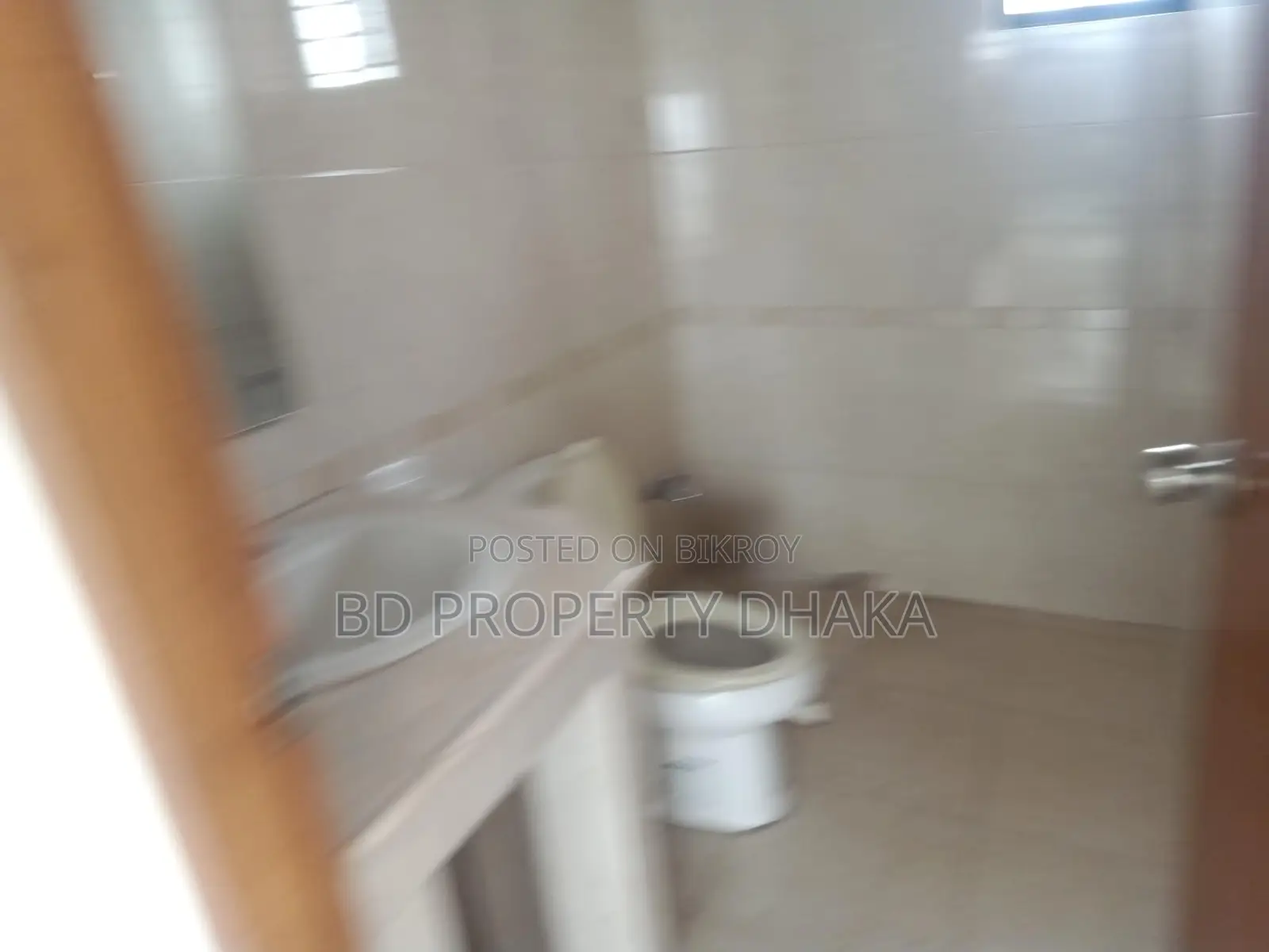 2250 Sqft Open Commercial Space in a New Building for Rent in Banani