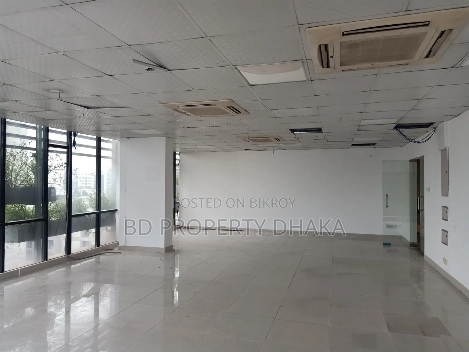 2250 Sqft Open Commercial Space in a New Building for Rent in Banani