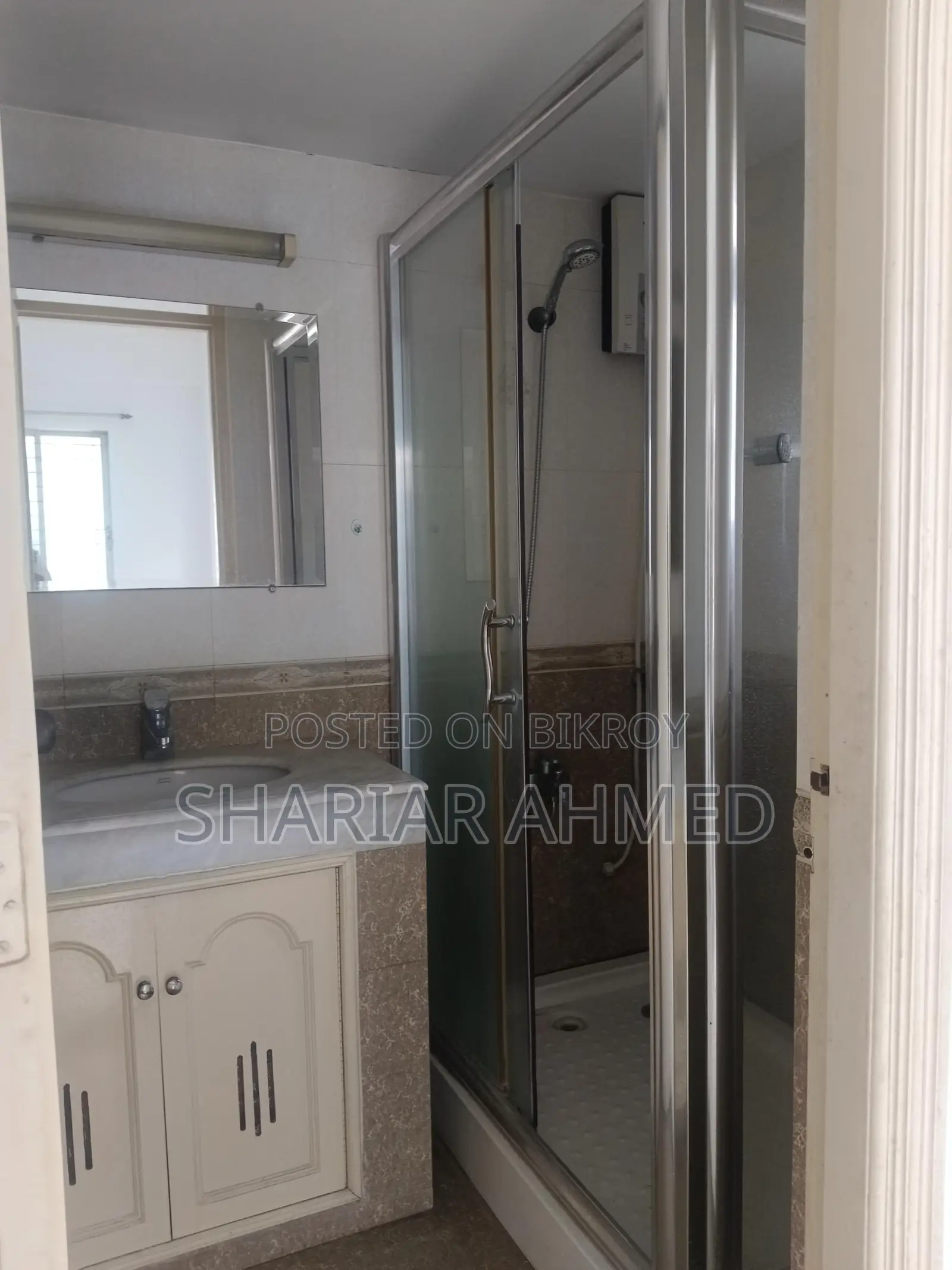 2200 Sqft Un-furnished Apartment For Rent In Gulshan 1