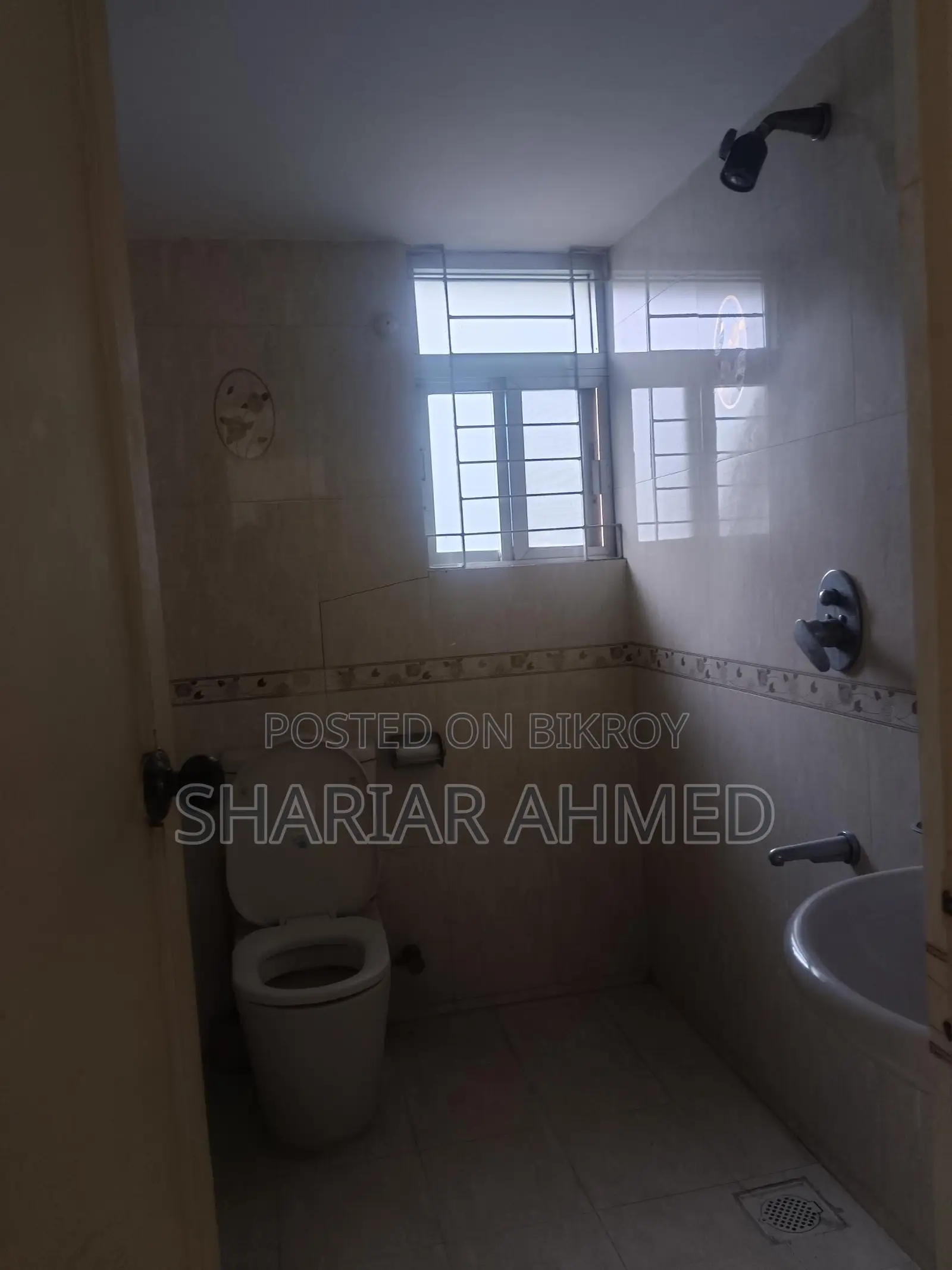 2200 Sqft Un-furnished Apartment For Rent In Gulshan 1