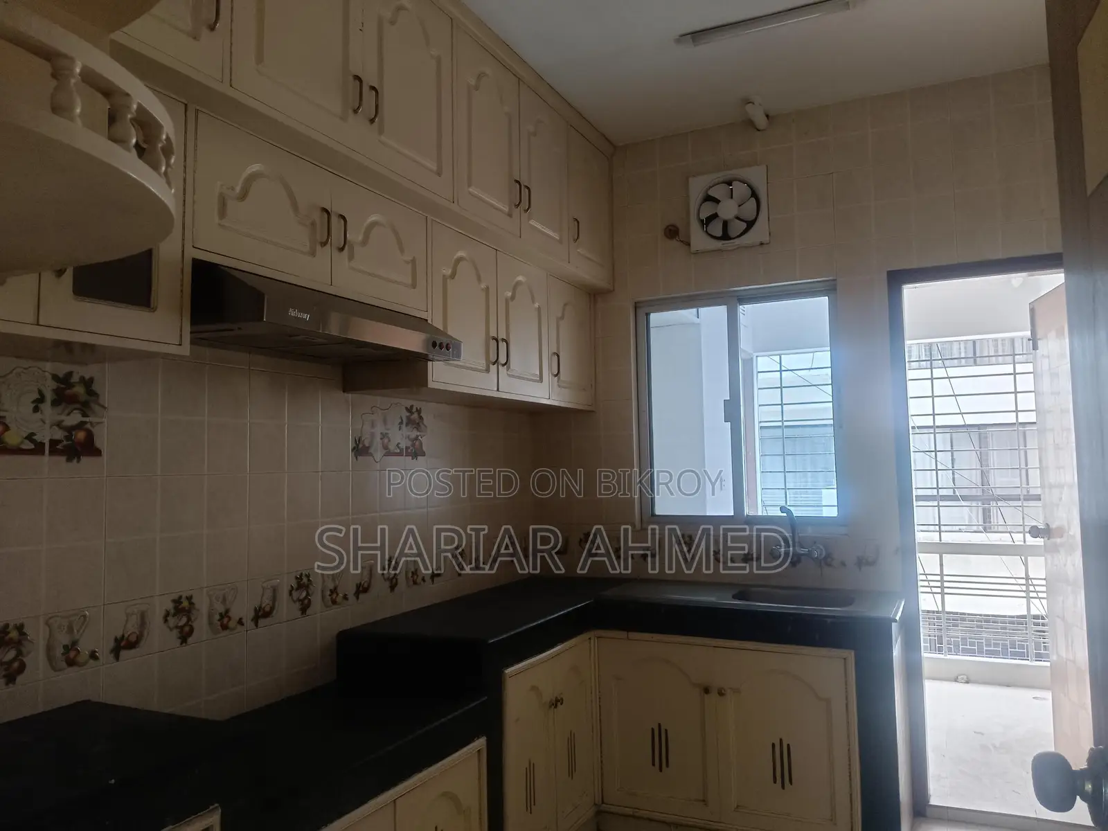 2200 Sqft Un-furnished Apartment For Rent In Gulshan 1