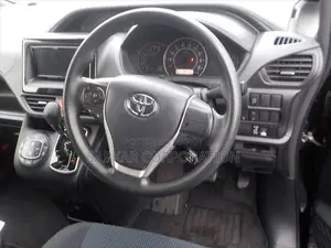 Toyota Noah X 2020