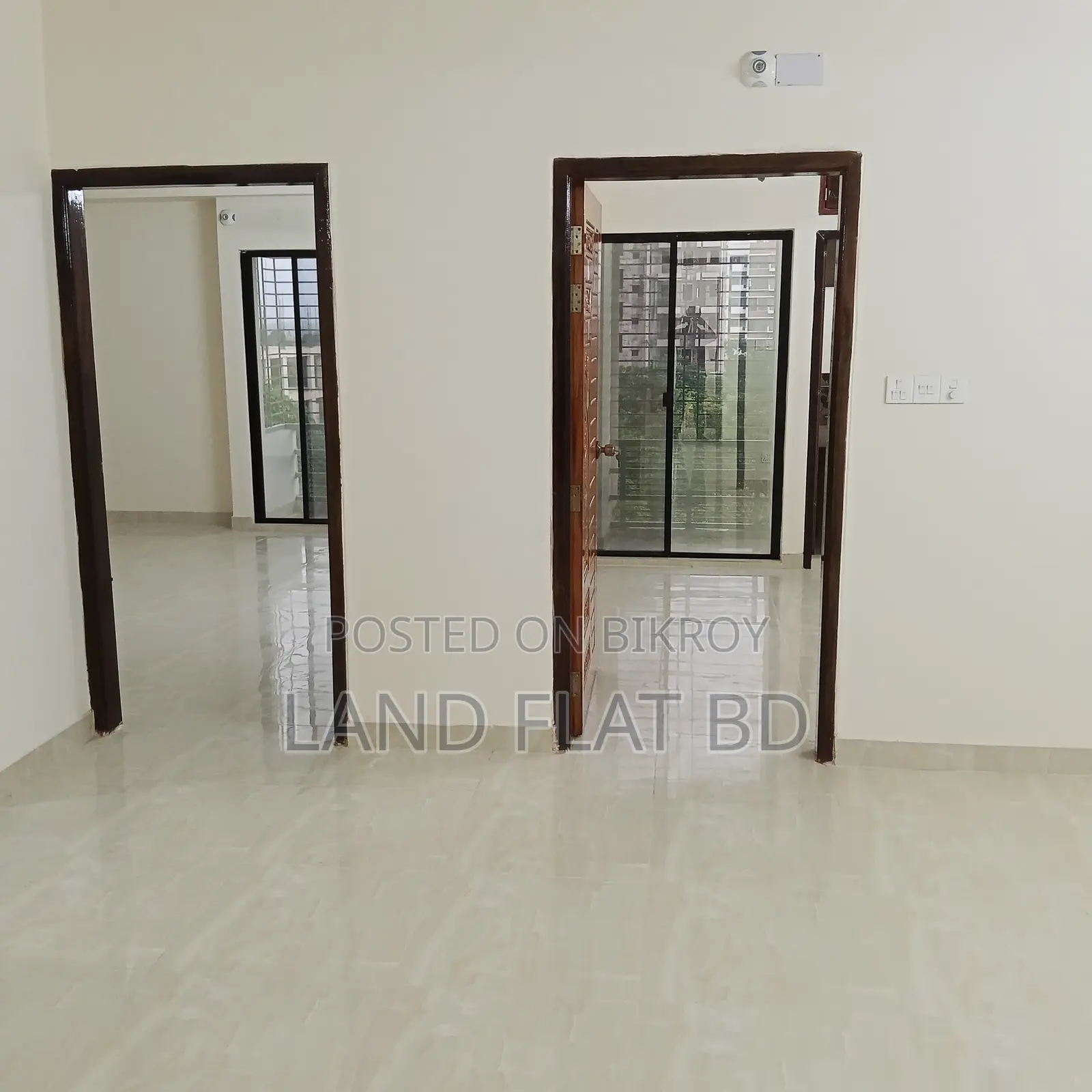1550 SqFt Flat for Sale