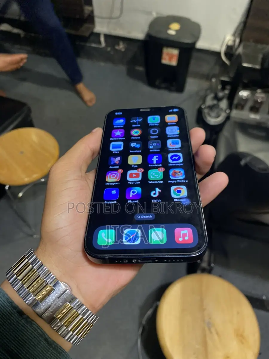 Apple iPhone 12 128gb (Used)