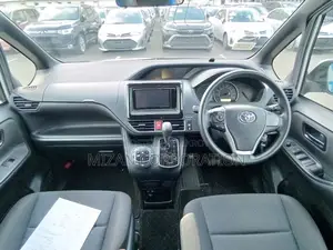 Toyota Noah X Package 2020