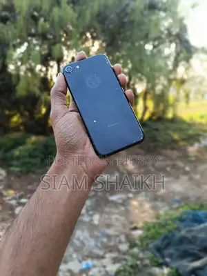 Apple iPhone 7 . (Used)