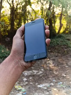 Apple iPhone 7 . (Used)