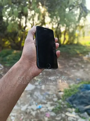 Apple iPhone 7 . (Used)