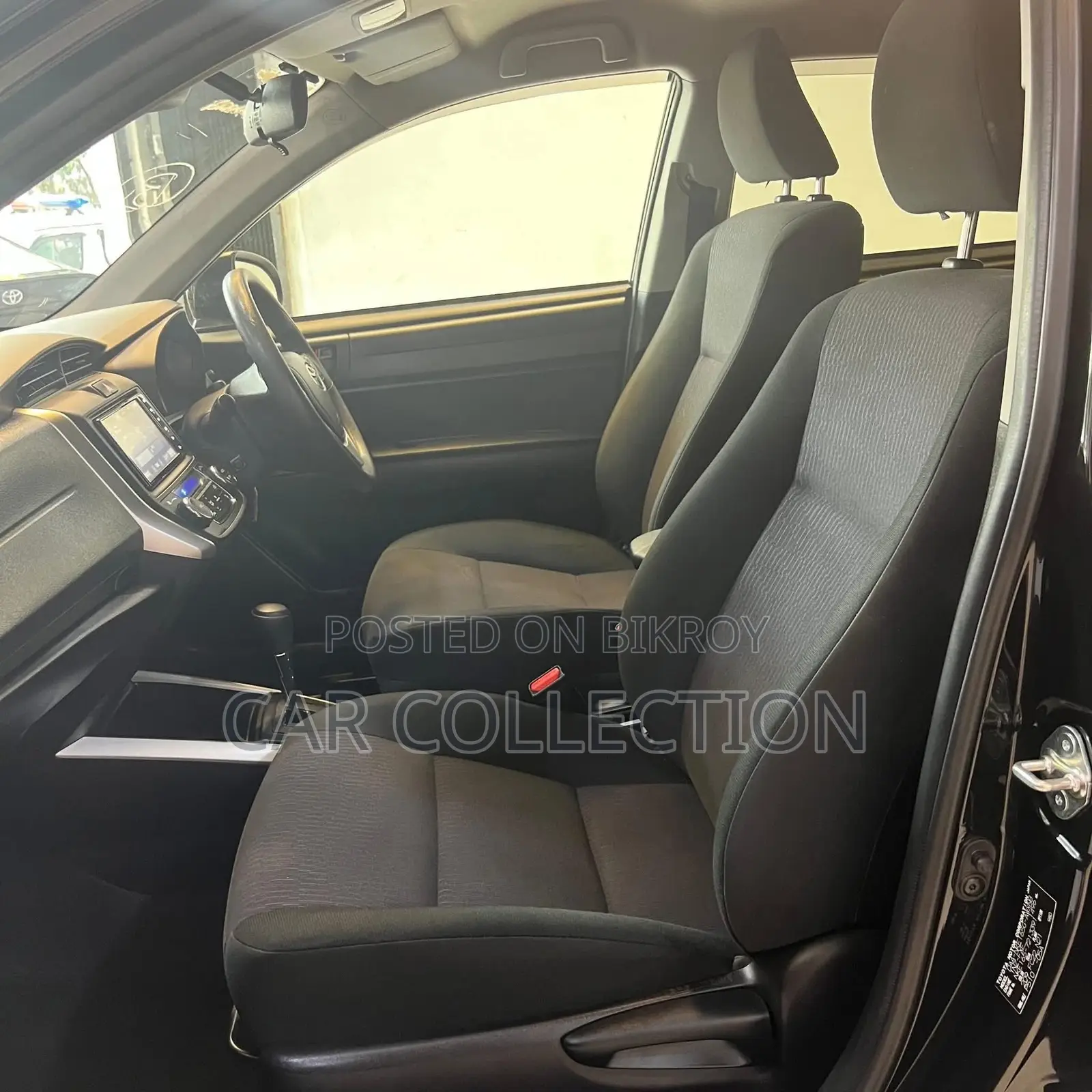 Toyota Fielder Ex Hybrid Black 2021