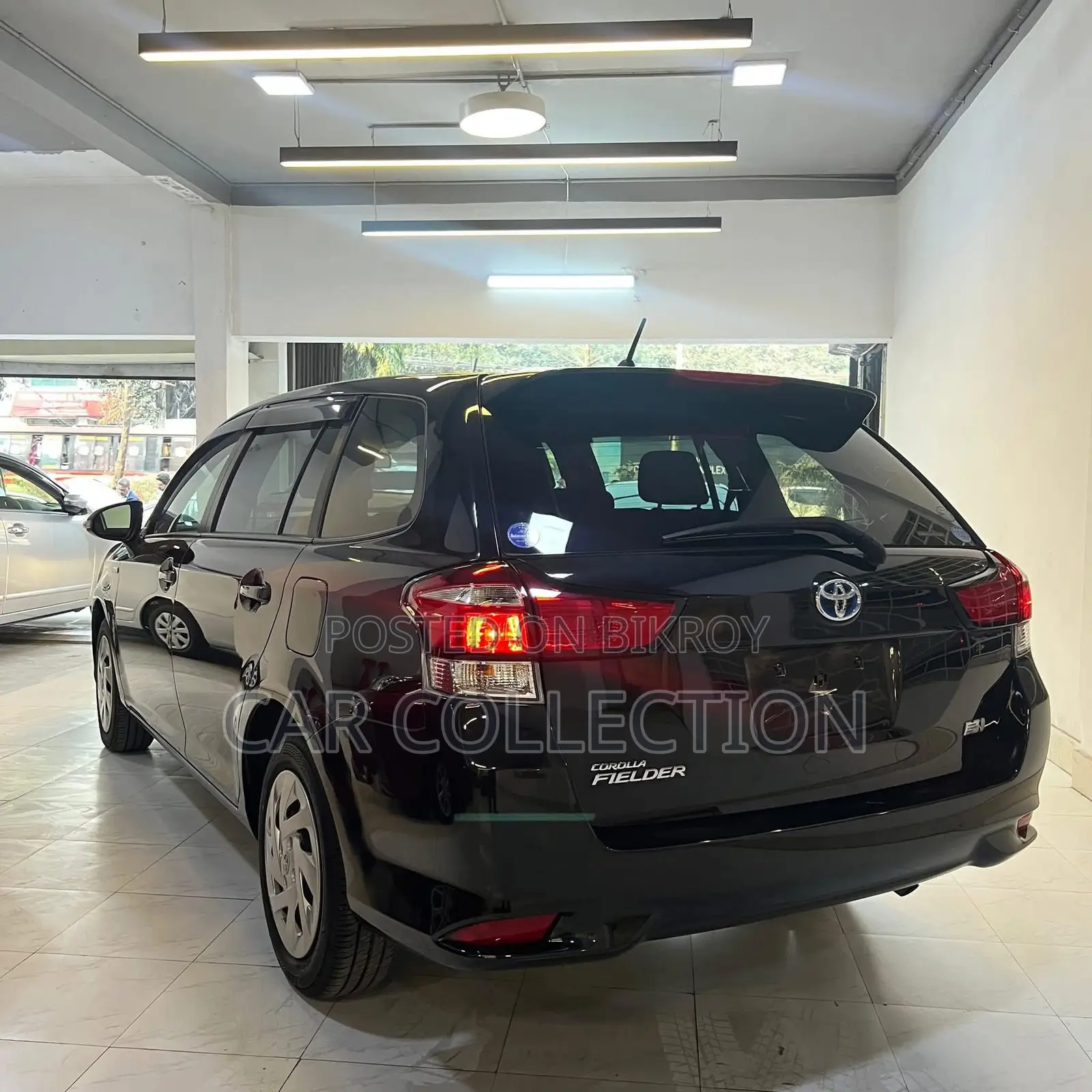 Toyota Fielder Ex Hybrid Black 2021