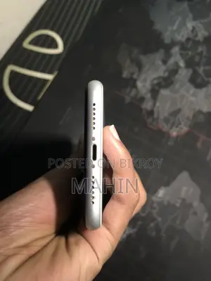 Apple iPhone XR (Used)