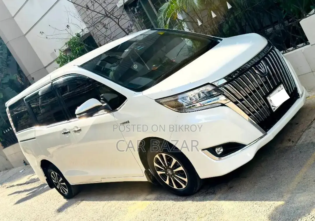 Toyota Esquire 1.8 FWD Hybrid (7 Seater) 2017 White