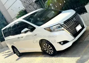 Toyota Esquire 1.8 FWD Hybrid (7 Seater) 2017 White
