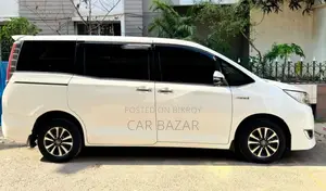 Toyota Esquire 1.8 FWD Hybrid (7 Seater) 2017 White