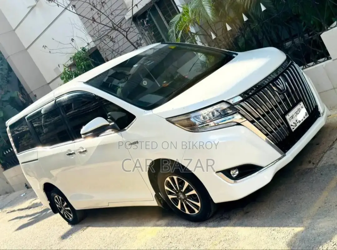 Toyota Esquire 1.8 FWD Hybrid (7 Seater) 2017 White