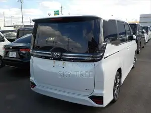 Toyota Voxy S Z pkg 2025