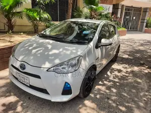 Toyota Aqua G PUSH HYBRID 2014