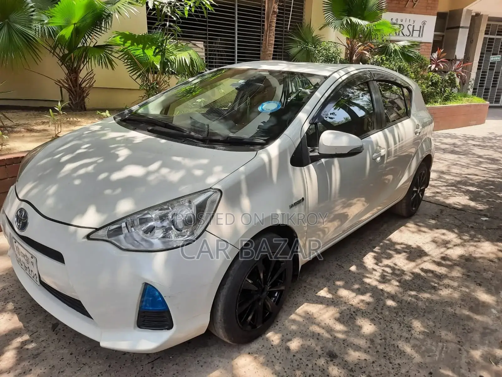 টয়োটা অ্যাকুয়া জি পুশ হাইব্রিড ২০১৪