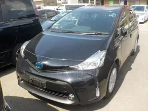 Toyota Prius Alpha 2019