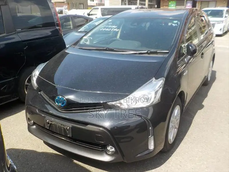 Toyota Prius Alpha 2019