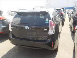 Toyota Prius Alpha 2019
