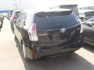 Toyota Prius Alpha 2019