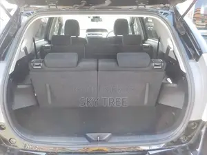 Toyota Prius Alpha 2019