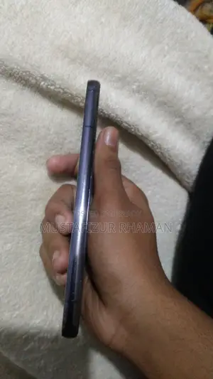 Samsung Galaxy S22 (Used)