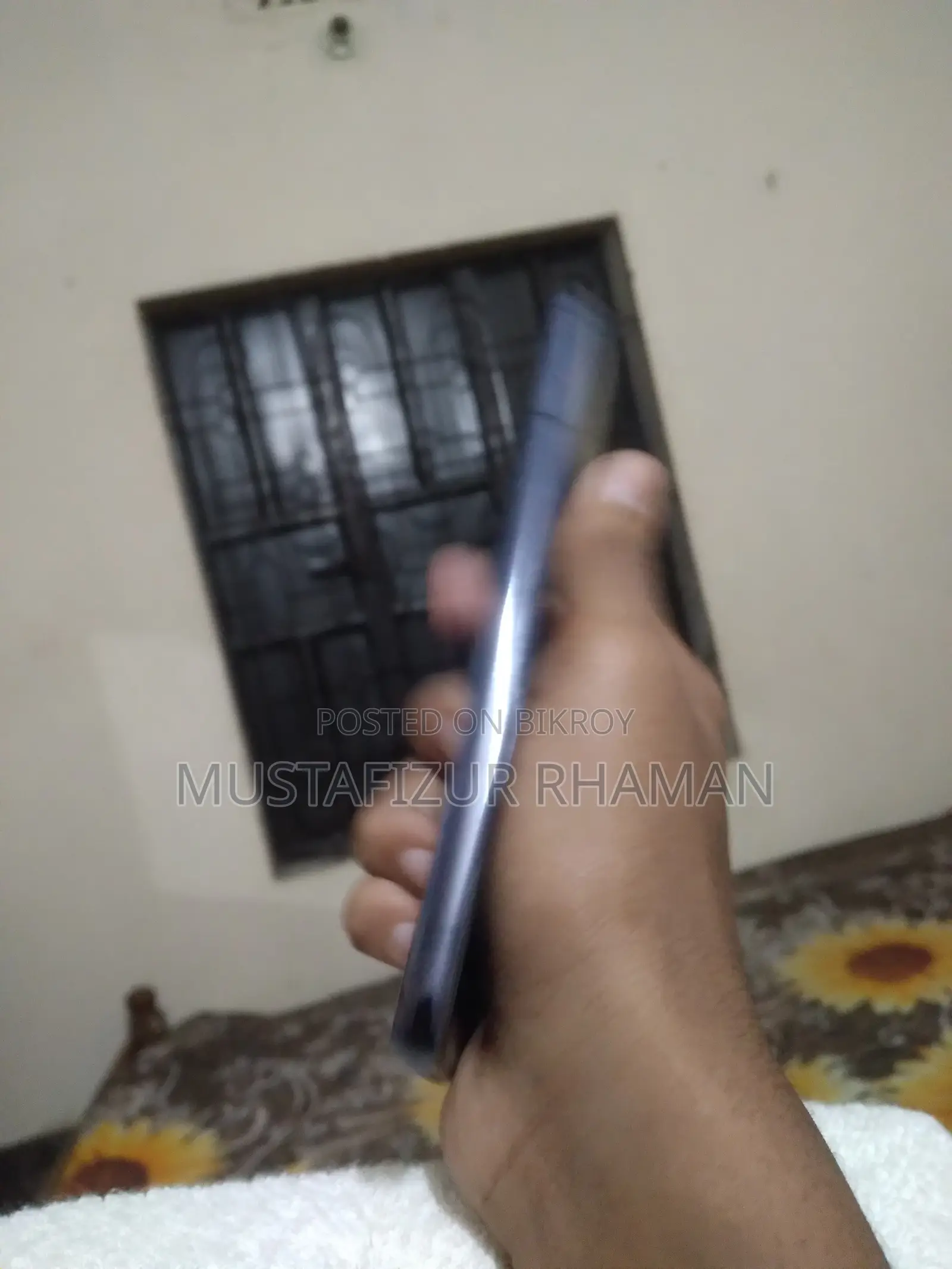 Samsung Galaxy S22 (Used)