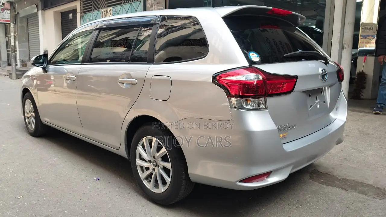Toyota Fielder 2020