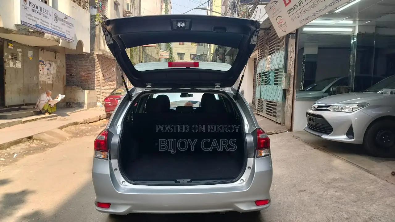 Toyota Fielder 2020