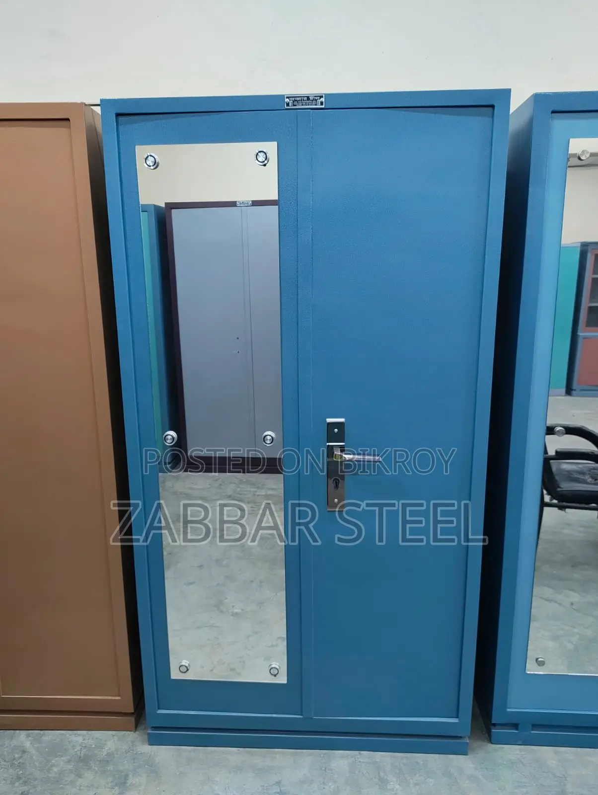 Steel Almirah — Sturdy Build, Worry-Free Use!