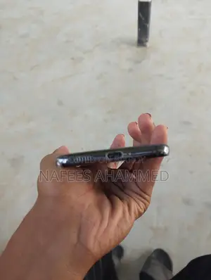Samsung Galaxy S21 . (Used)