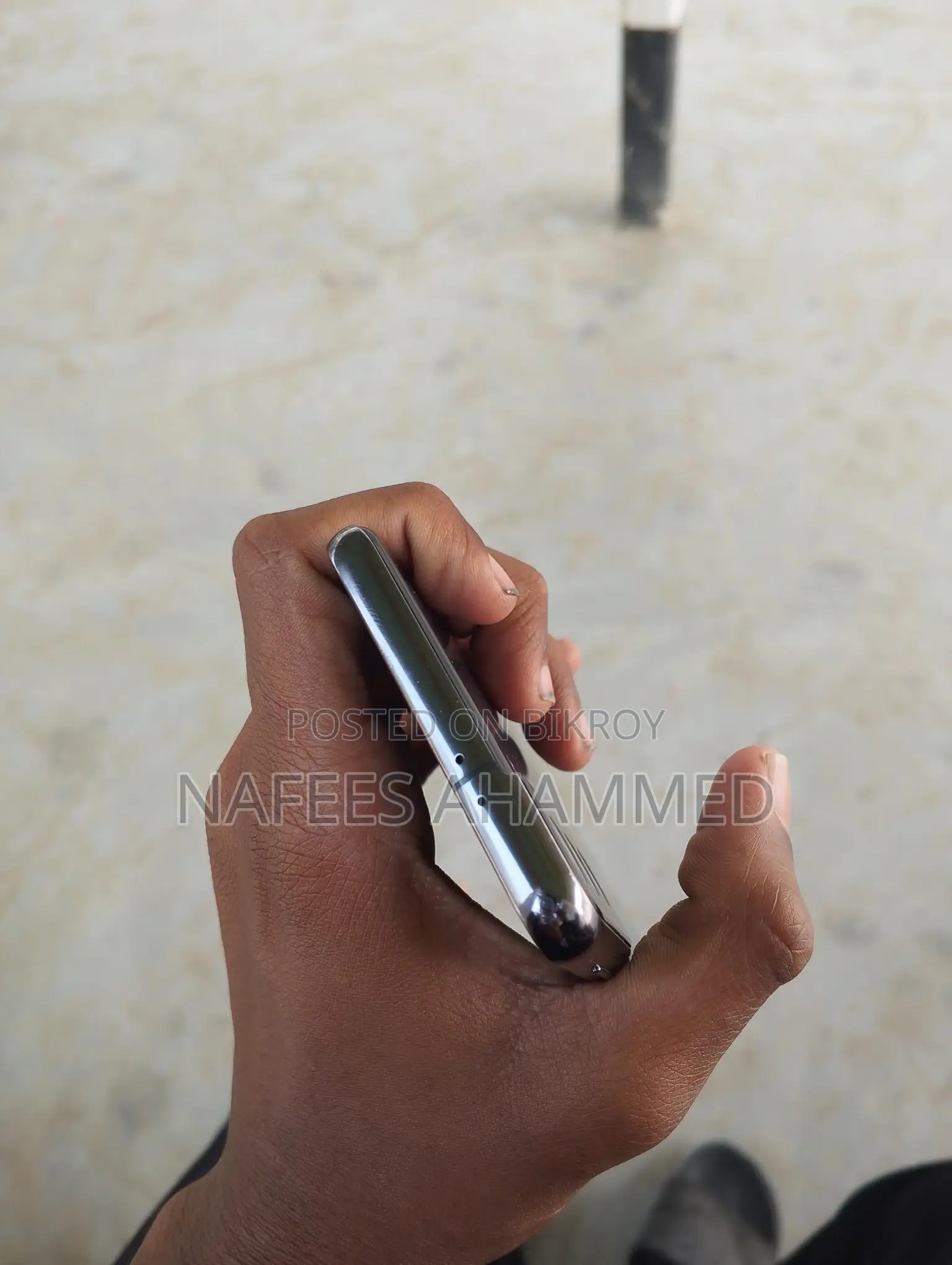 Samsung Galaxy S21 . (Used)