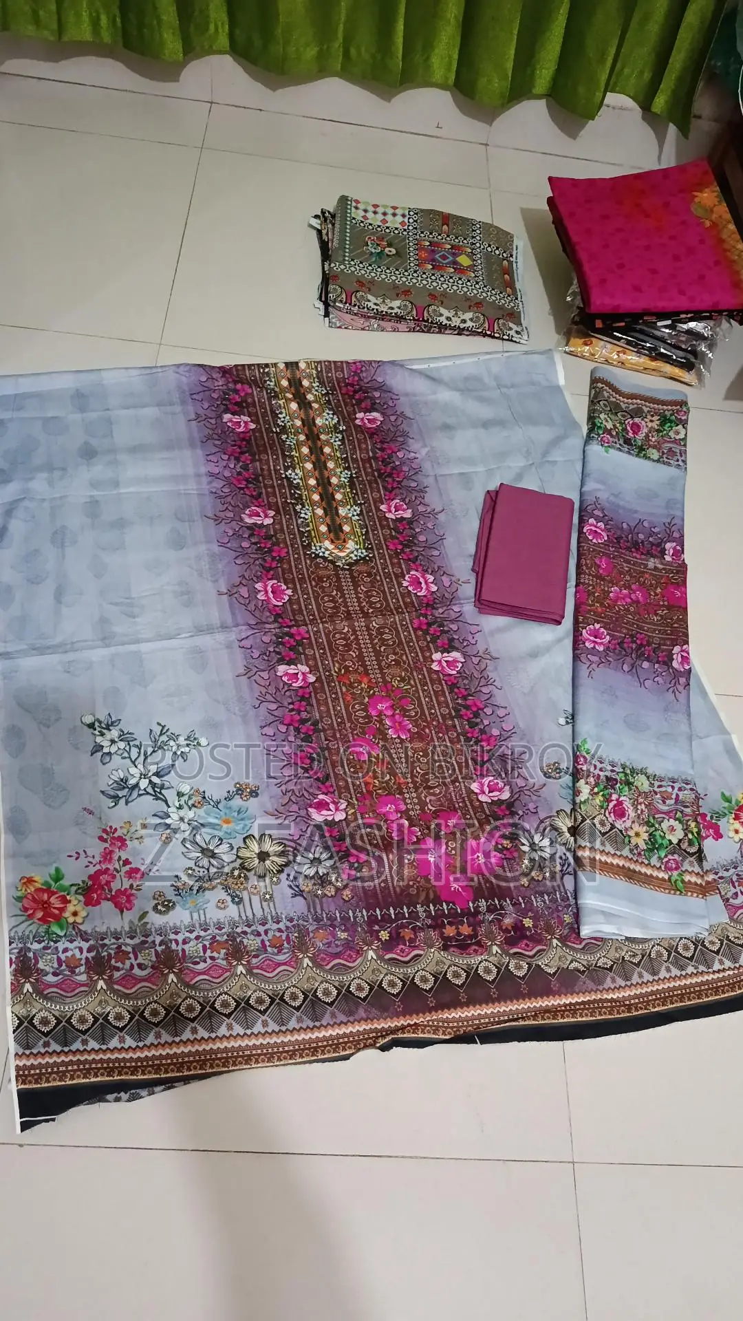 পাকিজা থ্রী পিছ