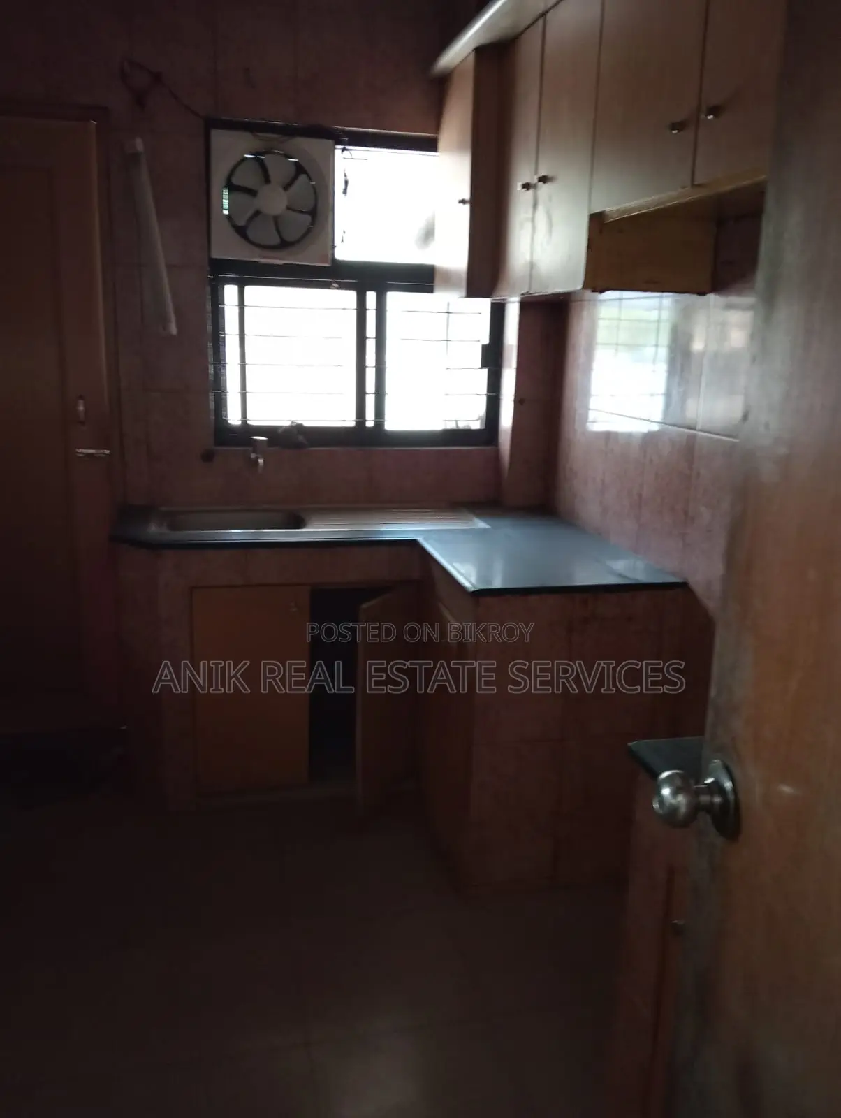 Wonderful 3 Bedroom Un Farnised Flat Rent At Gulshan 1