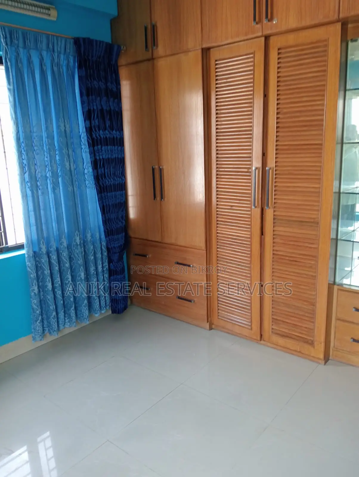 Wonderful 3 Bedroom Un Farnised Flat Rent At Gulshan 1