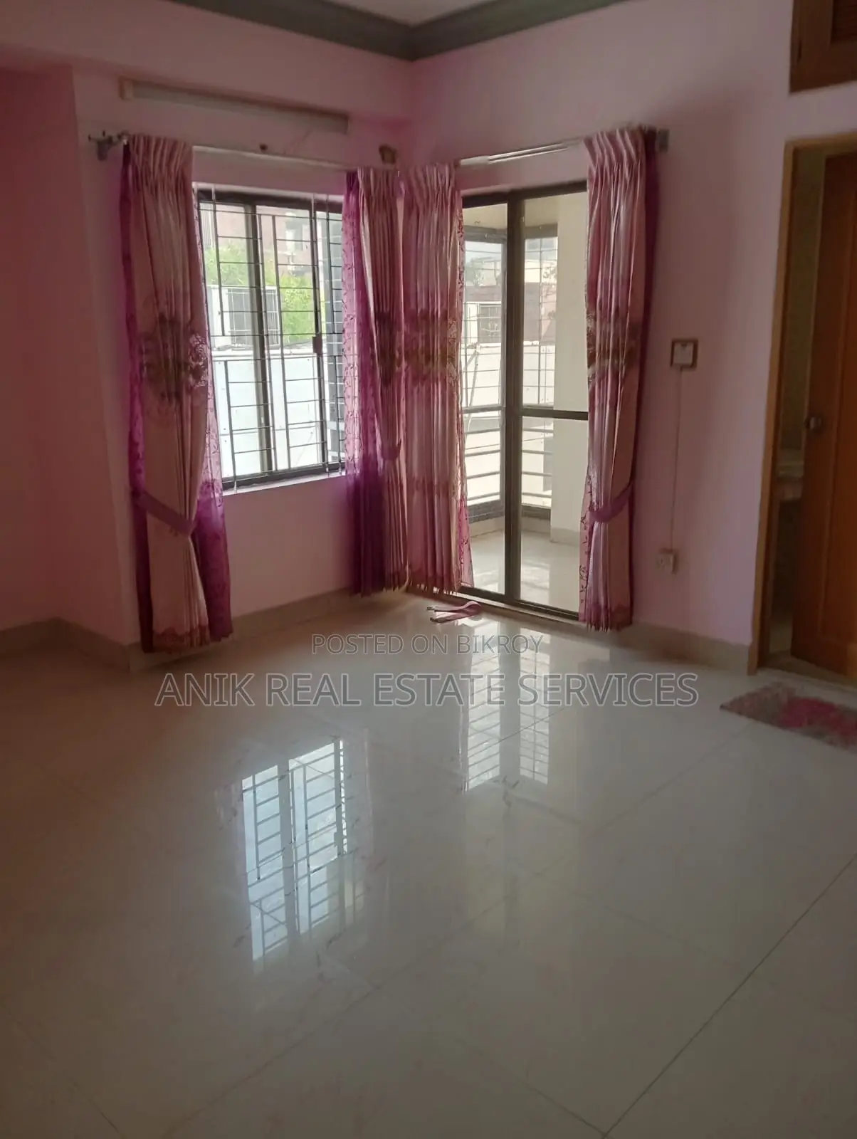Wonderful 3 Bedroom Un Farnised Flat Rent At Gulshan 1