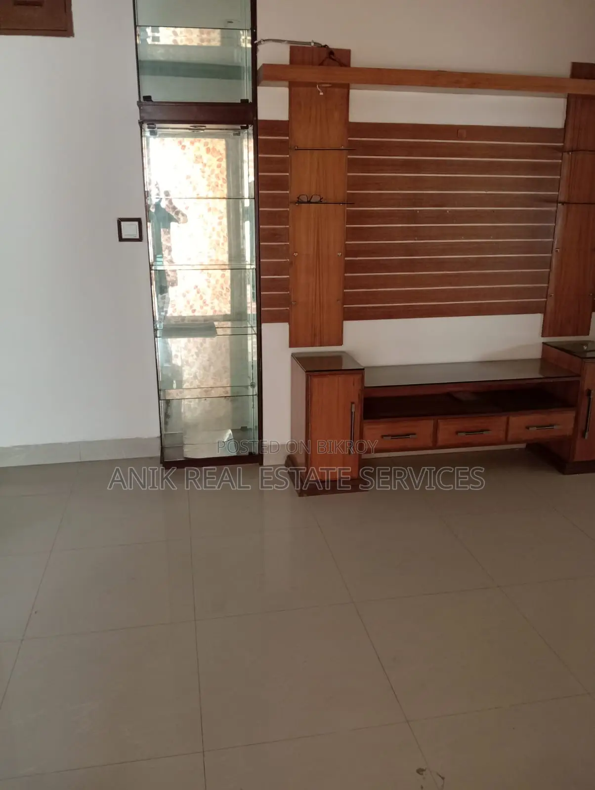 Wonderful 3 Bedroom Un Farnised Flat Rent At Gulshan 1